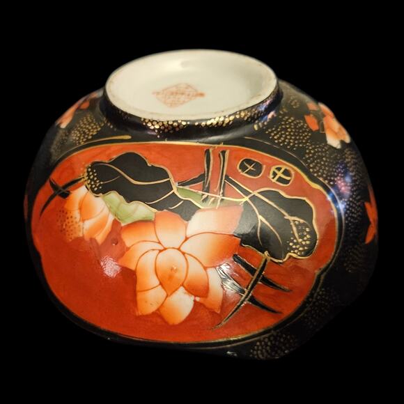 Vintage Chinese Imari Style Lotus Bowl Black Red Gold Scalloped 6" Made in China - Picture 6 of 9